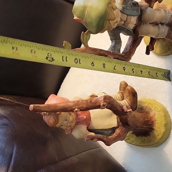 Goebel Hummel Vintage Figurines, Apple Tree Boy & Girl Set - Picture 4 of 4